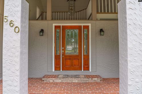 560 Ramblin Rd, Cayce-West Columbia, SC 29170-3833