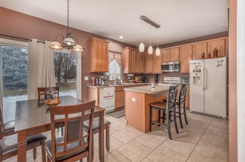 197 Lilac St, Lemont, IL 60490-2022