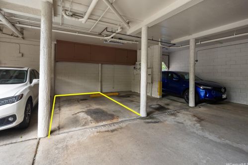 2930 Manoa Rd, Honolulu HI  96822-1806 exterior