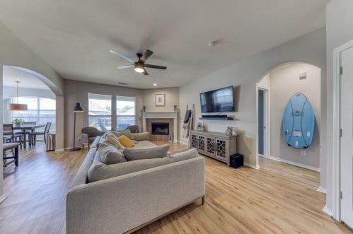 4925 Galley Cir, Fort Worth TX  76135-7016 exterior