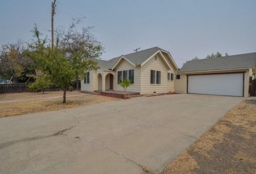 528 7th St, Los Banos, CA 93635-3739