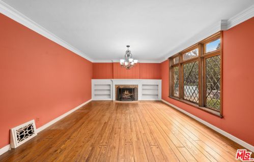 1347 San Luis Rey Dr, Glendale CA  91208-1961 exterior