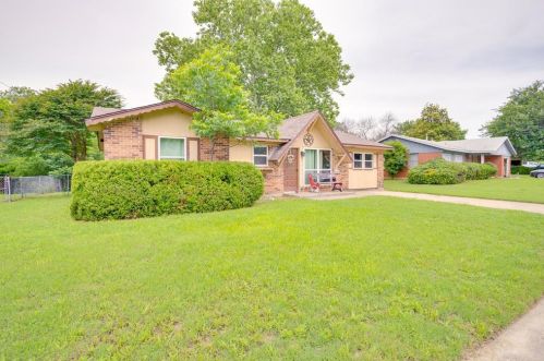 6313 Basswood Dr, Fort Worth, TX 76135-1702