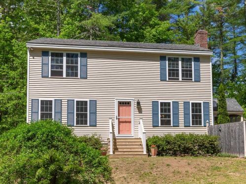 8 Decato Dr, Lee, NH 03861-6532