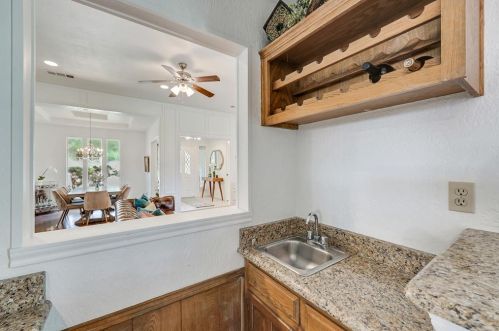 2614 Timberleaf Dr, Carrollton TX 75006-2040 exterior