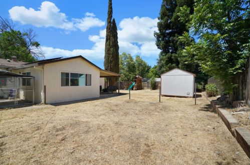 5520 Greenbrier Way, Fair Oaks, CA 95628-2820