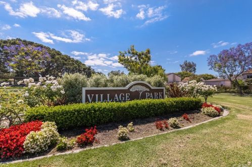 20 Spicewood Way, Irvine CA  92612-2721 exterior