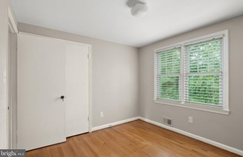 1423 Crestridge Dr, Silver Spring MD 20910-1535 exterior