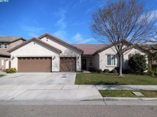 2654 Glendale Ave, Visalia, CA 93291-8043