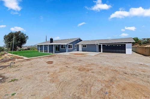 15591 Golden Star Ave, Riverside CA  92506-5753 exterior