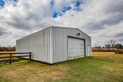 1500 Shanks Rd, Angleton TX 77515-9188 exterior