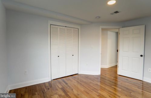 15 Beechwood Ave, Camden NJ  08107-1318 exterior