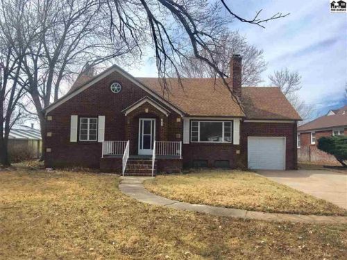 1013 Tobias Dr, Lyons, KS 67554-3515