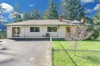 841 195th St, Seattle, WA 98155-2254