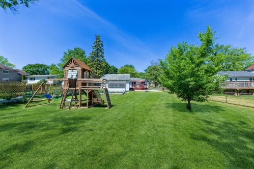 121 Ashland Ave, Palatine, IL 60074-5403