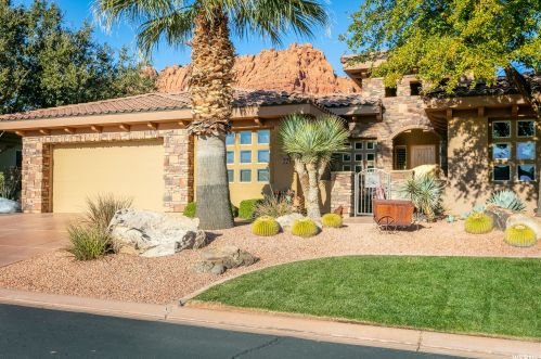 340 Snow Cyn Dr, Kayenta UT 84738-6041 exterior