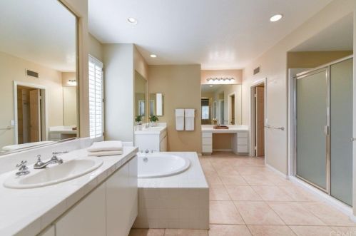 2 Heather, Irvine CA  92620-2219 exterior