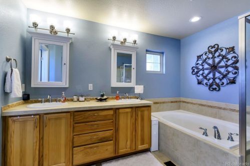 7195 Robertsdale Way, Denver CO 80016-7505 exterior