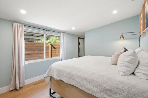 5101 Creekline Dr, Austin TX  78745-2227 exterior