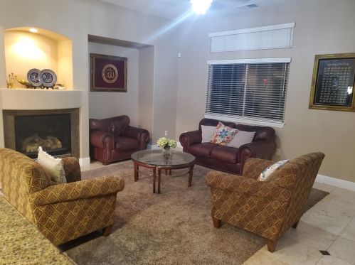 8590 Banton Ct, Elk Grove, CA 95624-4821