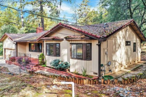 15099 Fay Rd, Grass Valley, CA 95949-6555