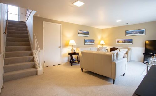 19 Creekwood Sq, Cincinnati OH 45246-3838 exterior