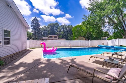 7216 Courtly Rd, Saint Paul MN  55125-1661 exterior