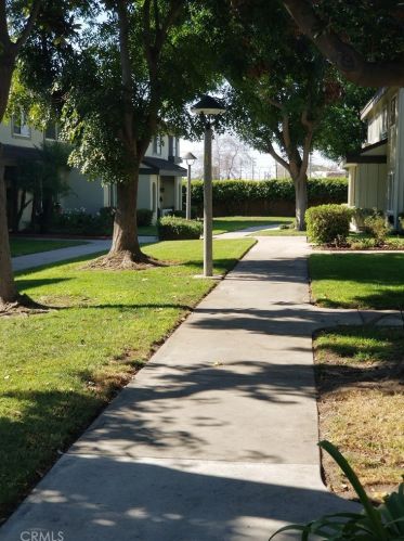 9539 Karmont Ave, South Gate, CA 90280-5406