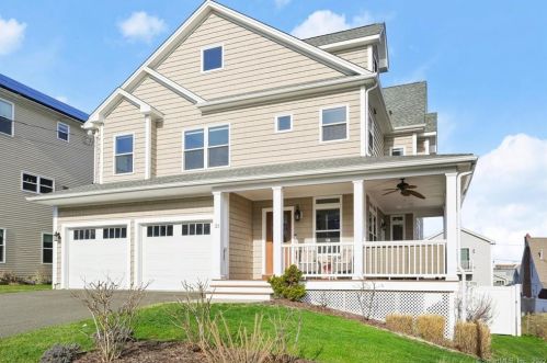 21 Beacher Rd, Milford, CT 06460-7702