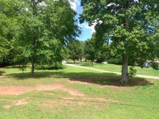175 Thigpen Rd, Newnan, GA 30263-4406
