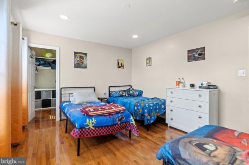 7319 Beverly Park, Springfield VA  22150-3162 exterior