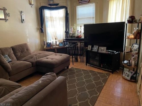 364 25th St, Paterson, NJ 07514-2305