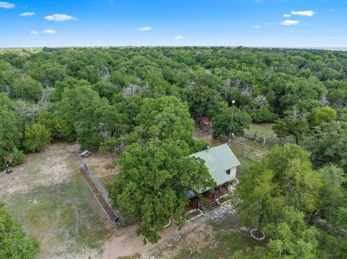 8819 Lone Tree Dr, Webberville, TX 78653-4845