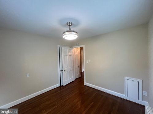 9003 3rd Ave, Silver Spring MD  20910-2156 exterior