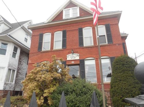 46 Washington St, Middletown CT  06457-2843 exterior