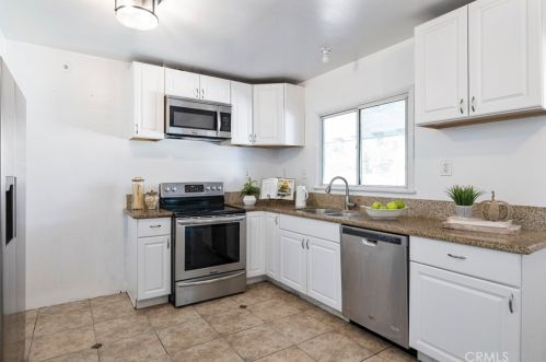 9241 Thistle Rd, Anaheim CA  92804-2327 exterior