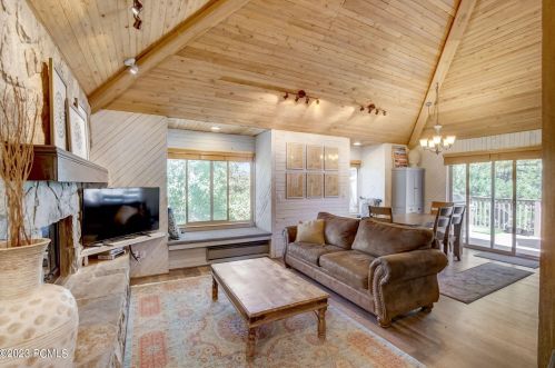 2100 Canyons Resort Dr, Park City, UT 84098-6553