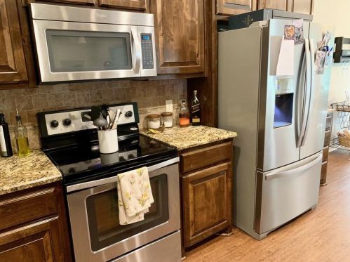 1110 Spanish Trail Dr, Granbury TX  76048-1711 exterior