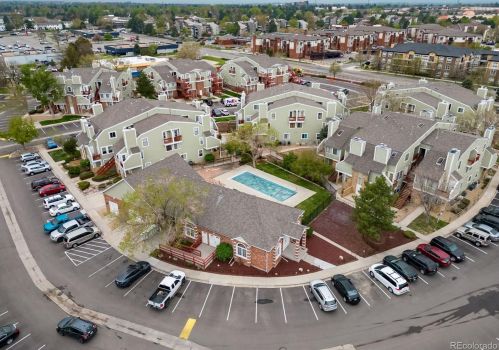 922 Dearborn Way, Aurora CO  80012-3889 exterior