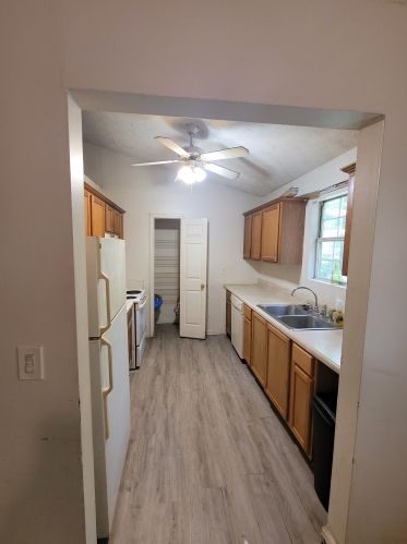 507 Lakeshore Dr, Stockbridge GA  30281-2032 exterior