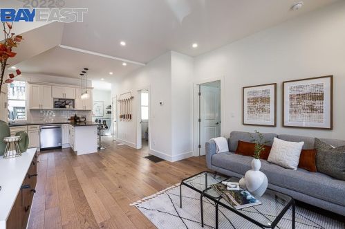 43 Cuvier St, San Francisco, CA 94112-1005