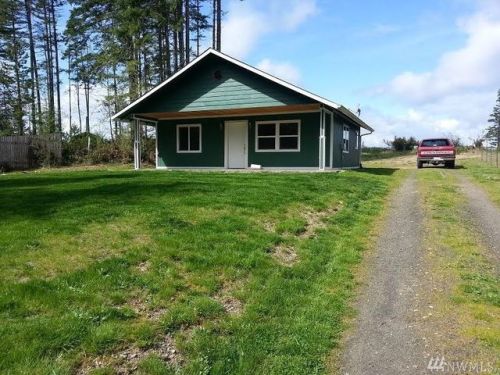 170 Emerald Lake Dr, Grapeview, WA 98546-9716