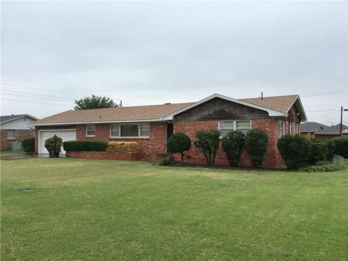 519 Locust St, Hollis, OK 73550-1427