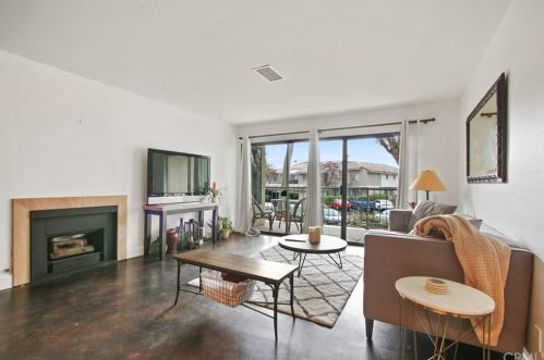 2107 Apricot Dr, Irvine, CA 92618-4401