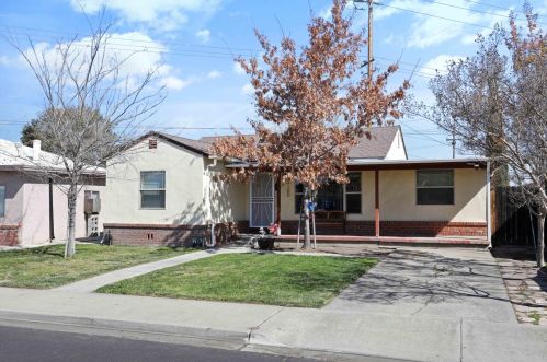 236 Hemlock Ave, Manteca, CA 95337-4419