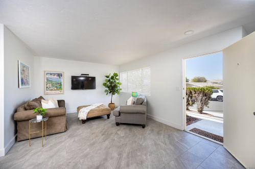 3547 Mira Pacific Dr, Oceanside CA  92056-3933 exterior