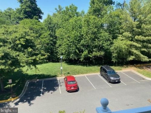 1923 Crescent Park Dr, Herndon VA  20190-3291 exterior