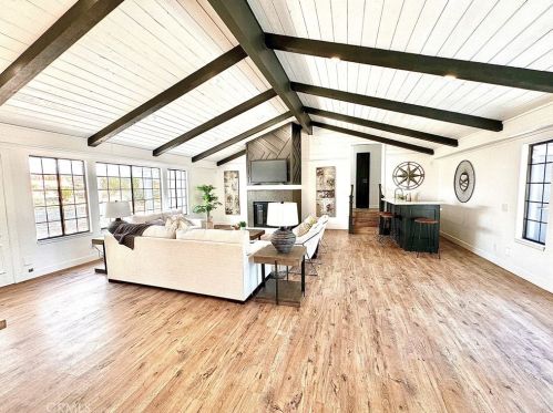 16685 Bonanza Dr, Riverside CA  92504-5706 exterior