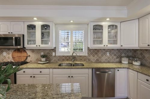 284 Elden Dr, Atlanta GA  30342-2030 exterior