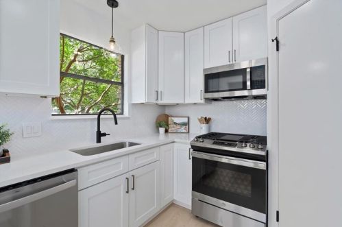 12118 Acorn Creek Trl, Austin TX  78750-1423 exterior